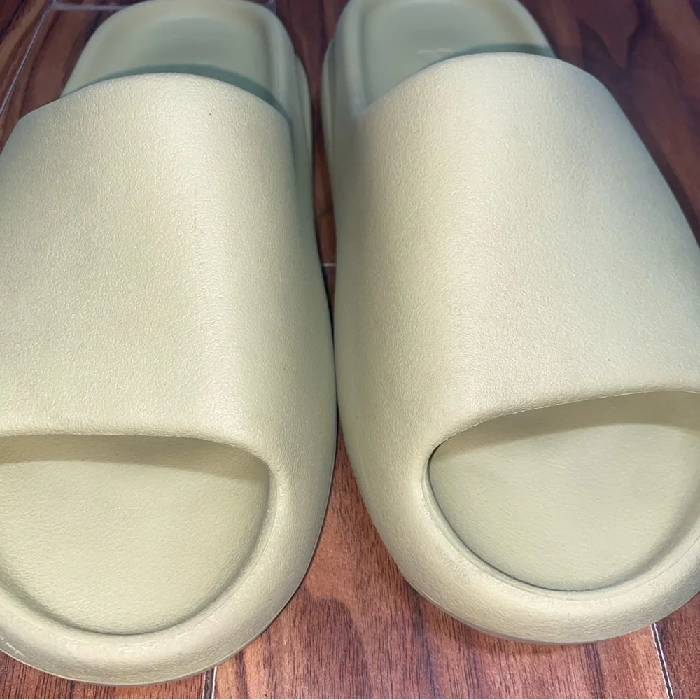 Adidas Yeezy Slide Resin Size 10 Men - Picture 10 of 12